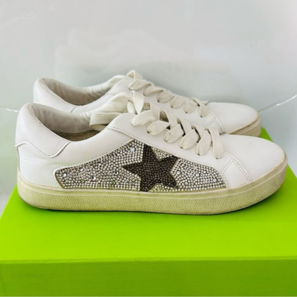 Steve Madden White and Brown Star Sneakers